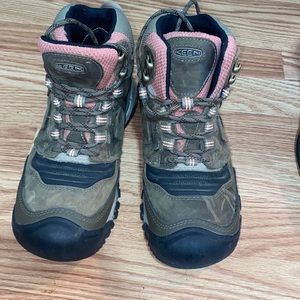 ***SOLD Keen Ridge Flex Mid Waterproof Hiking Boots - Women's